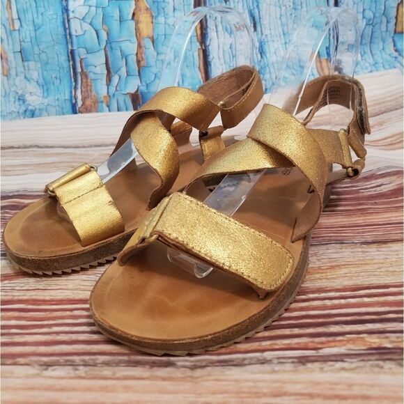Adam tucker gold distressed sandals - Picture 1 of 11